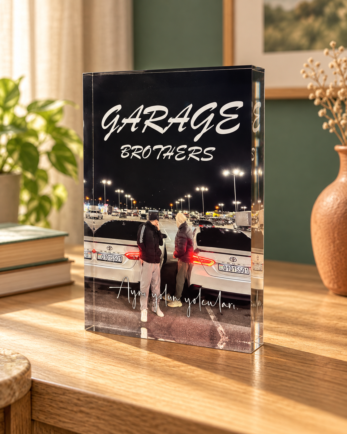 Garage Brothers kişiye özel 10 × 15 cm cam blok – sıcak ortamda ön görünüm