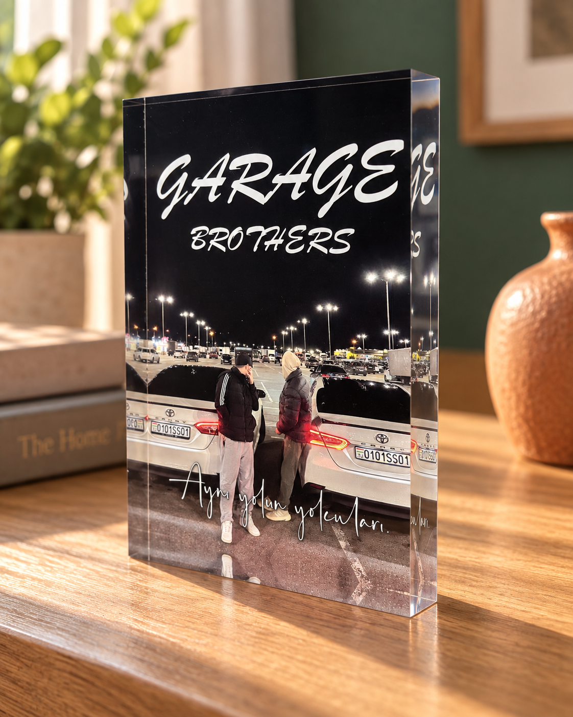 Garage Brothers fotoğraflı cam blok – sağ açı ve şeffaf 2 cm kenar detayı