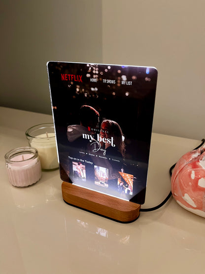 🌟 Kişiye Özel Netflix Temalı LED Gece Lambası 🎬: Fotoğrafınızla Özel Film Kapağı Tasarımı 📸