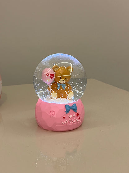 ❄️ Işıklı Püskürtmeli Kar Küresi – Küçük Boy