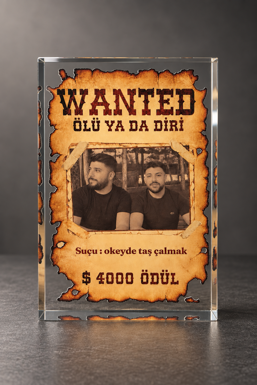 Suç Ortağına Özel Wanted Fotoğraflı Cam Blok